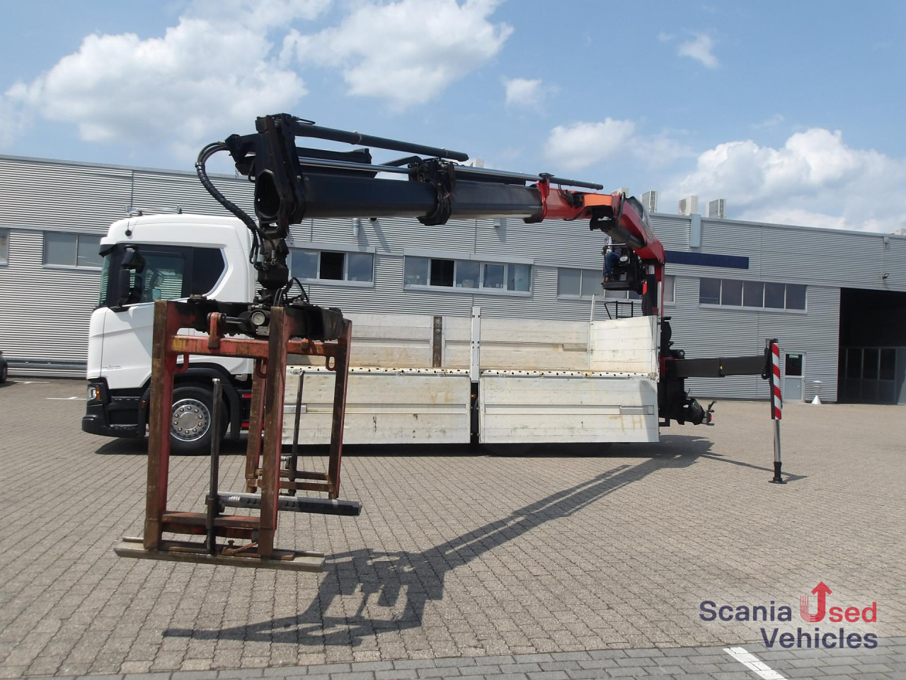 SCANIA R580 - 6x2*4 - V8 - PALFINGER PK 23.001L TEC3 - Camion plateau, Camion grue: photos 2 SCANIA R580 - 6x2*4 - V8 - PALFINGER PK 23.001L TEC3 - Camion plateau, Camion grue: photos 2