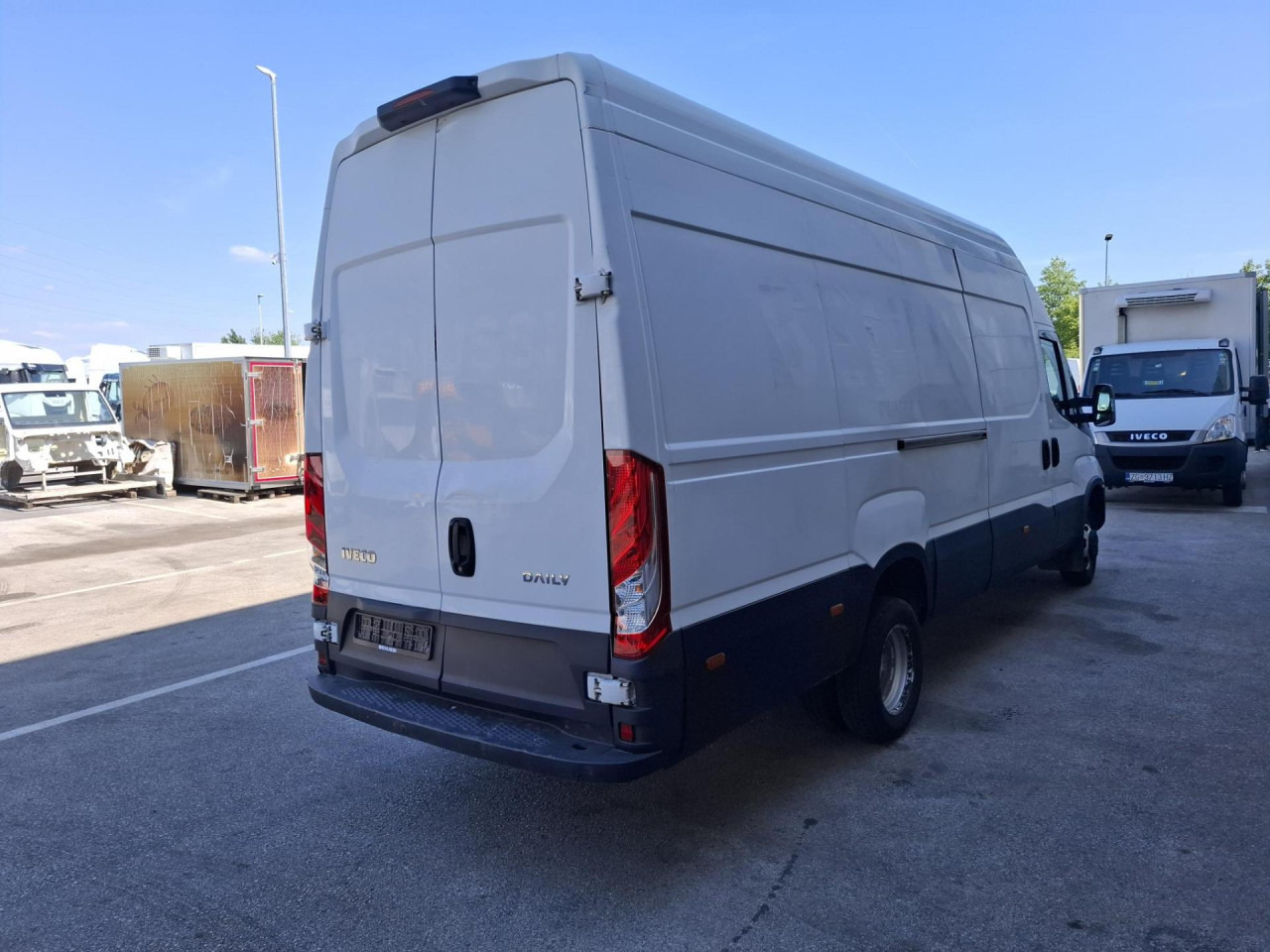 IVECO Daily 35C16V - Transport de personnes: photos 3 IVECO Daily 35C16V - Transport de personnes: photos 3