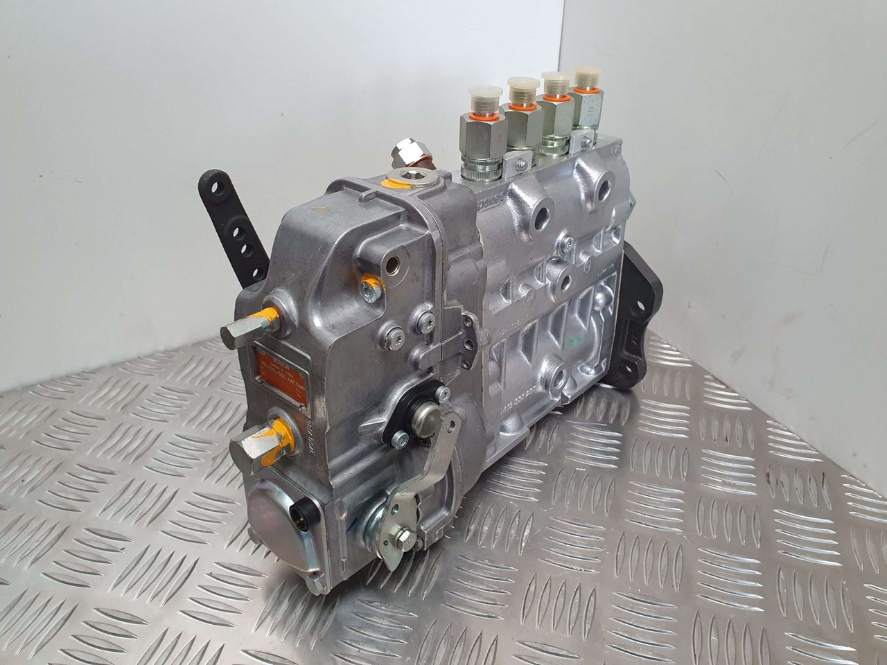 JCB 2DX Injection pump 333/y3578 Bosch - Moteur et pièces pour Engins de chantier: photos 2 JCB 2DX Injection pump 333/y3578 Bosch - Moteur et pièces pour Engins de chantier: photos 2