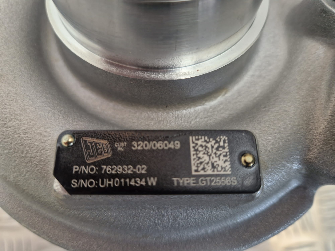 JCB turbocharger 320/06049 Garrett Turbo 762932-02 - Moteur et pièces pour Engins de chantier: photos 5 JCB turbocharger 320/06049 Garrett Turbo 762932-02 - Moteur et pièces pour Engins de chantier: photos 5