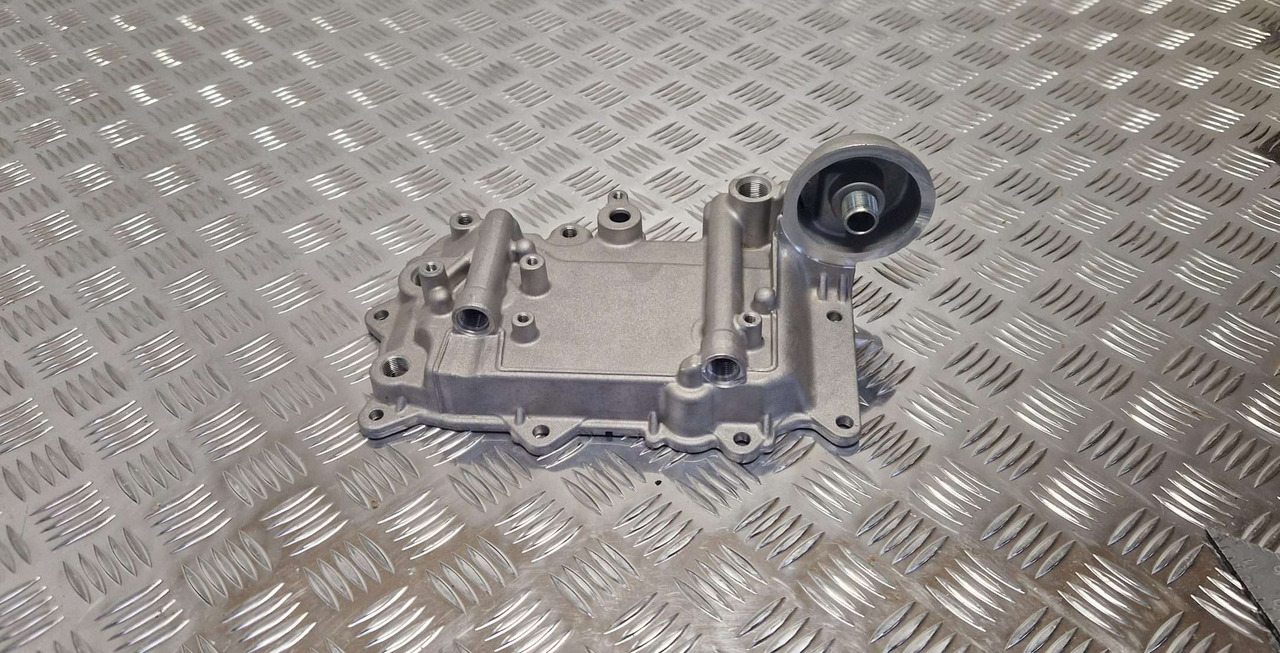 Oil cooler cover JCB 320/A4350 JCB Engine Cooler Cover - Moteur et pièces pour Engins de chantier: photos 1 Oil cooler cover JCB 320/A4350 JCB Engine Cooler Cover - Moteur et pièces pour Engins de chantier: photos 1