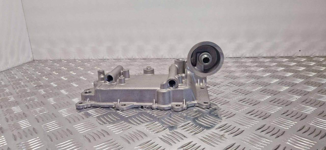 Oil cooler cover JCB 320/A4350 JCB Engine Cooler Cover - Moteur et pièces pour Engins de chantier: photos 2 Oil cooler cover JCB 320/A4350 JCB Engine Cooler Cover - Moteur et pièces pour Engins de chantier: photos 2