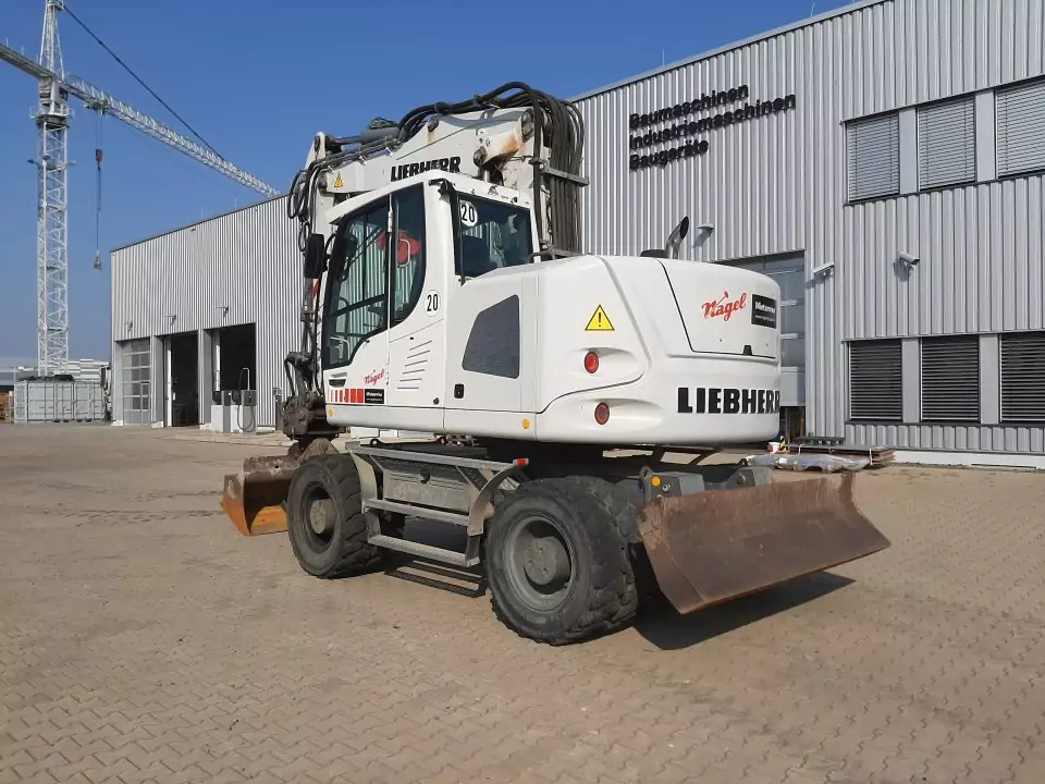 2015 Liebherr A 918Compact - Pelle sur pneus: photos 4 2015 Liebherr A 918Compact - Pelle sur pneus: photos 4