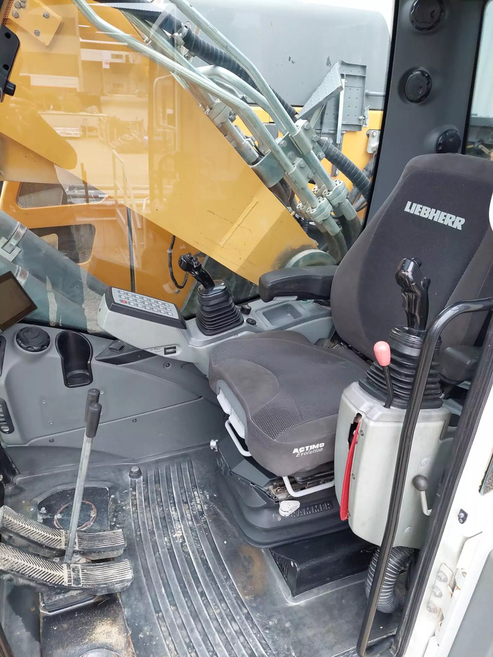 2018 Liebherr R 926Compact - Pelle sur chenille: photos 5 2018 Liebherr R 926Compact - Pelle sur chenille: photos 5