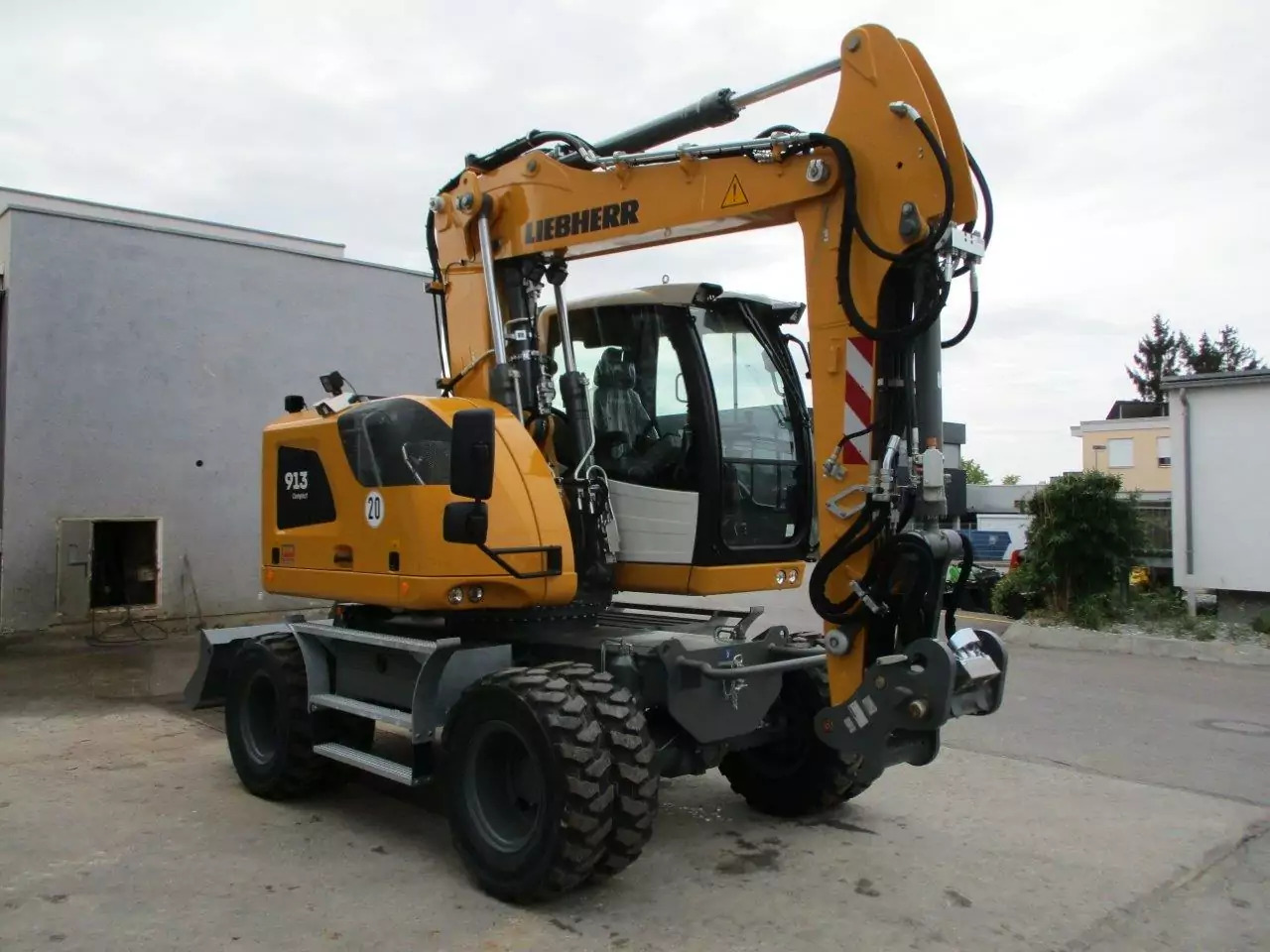 2023 Liebherr A 913 Compact G6.0-D Litronic - Pelle sur pneus: photos 2 2023 Liebherr A 913 Compact G6.0-D Litronic - Pelle sur pneus: photos 2