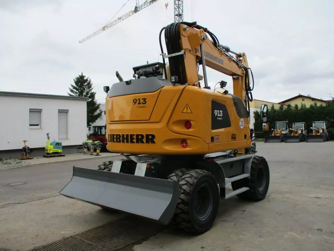 2023 Liebherr A 913 Compact G6.0-D Litronic - Pelle sur pneus: photos 3 2023 Liebherr A 913 Compact G6.0-D Litronic - Pelle sur pneus: photos 3