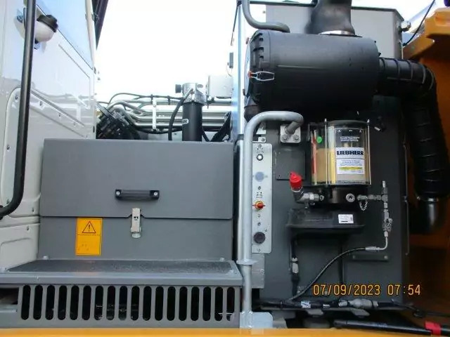 Pelle sur pneus 2023 Liebherr A 916 Litronic G6.0-D: photos 11