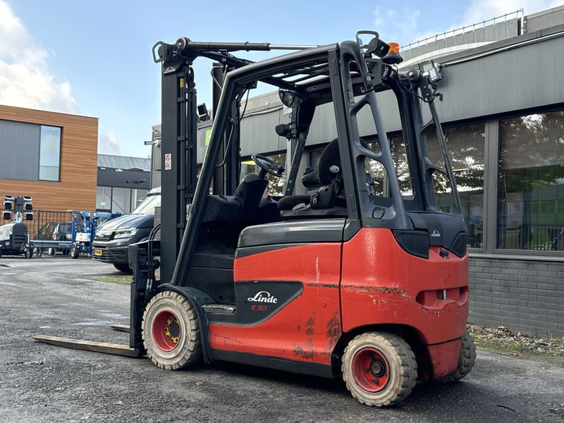 Linde E30H-01/600 - Chariot élévateur électrique: photos 2 Linde E30H-01/600 - Chariot élévateur électrique: photos 2