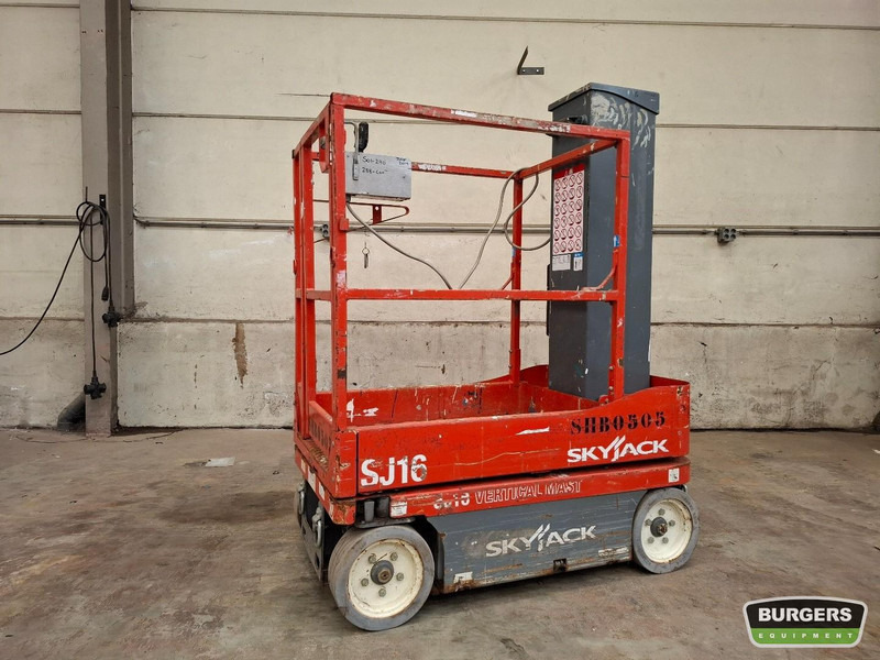 Skyjack SJ16 - Nacelle à mât vertical: photos 1 Skyjack SJ16 - Nacelle à mât vertical: photos 1