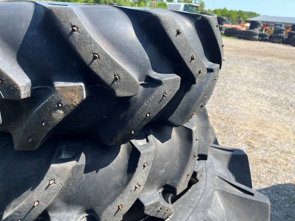 13,6 - 26 9,5-16 Däck Branson Minitraktor - Pneu pour Machine agricole: photos 4 13,6 - 26 9,5-16 Däck Branson Minitraktor - Pneu pour Machine agricole: photos 4