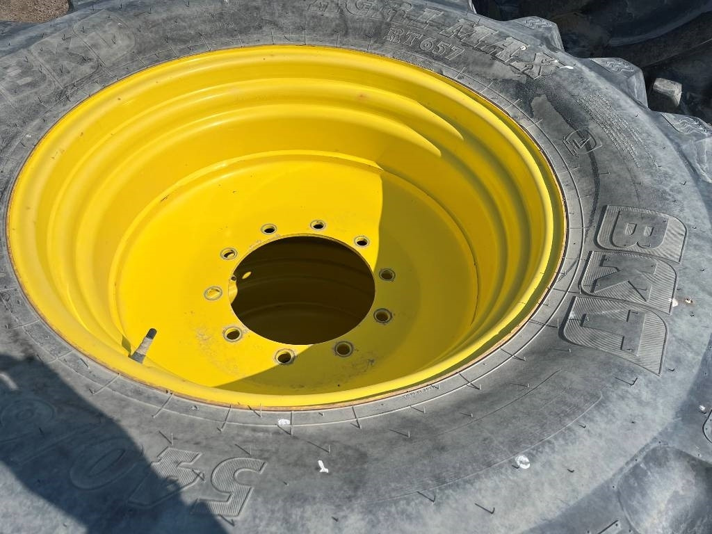 650/65R42 540/65R30 till JD 7530 - Pneu pour Machine agricole: photos 5 650/65R42 540/65R30 till JD 7530 - Pneu pour Machine agricole: photos 5