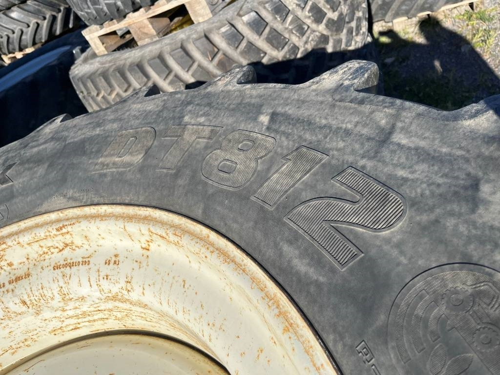 Goodyear 620/70R42 till New Holland / Ford 8670 - Pneu pour Machine agricole: photos 5 Goodyear 620/70R42 till New Holland / Ford 8670 - Pneu pour Machine agricole: photos 5