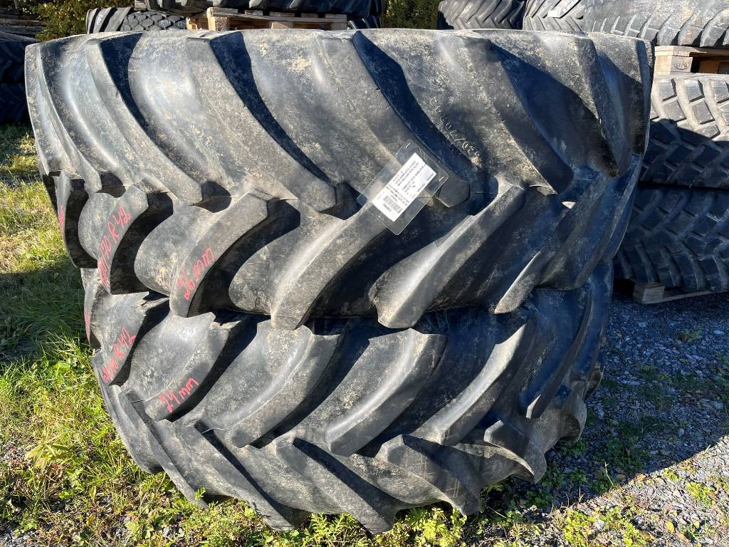 Goodyear 620/70R42 till New Holland / Ford 8670 - Pneu pour Machine agricole: photos 1 Goodyear 620/70R42 till New Holland / Ford 8670 - Pneu pour Machine agricole: photos 1