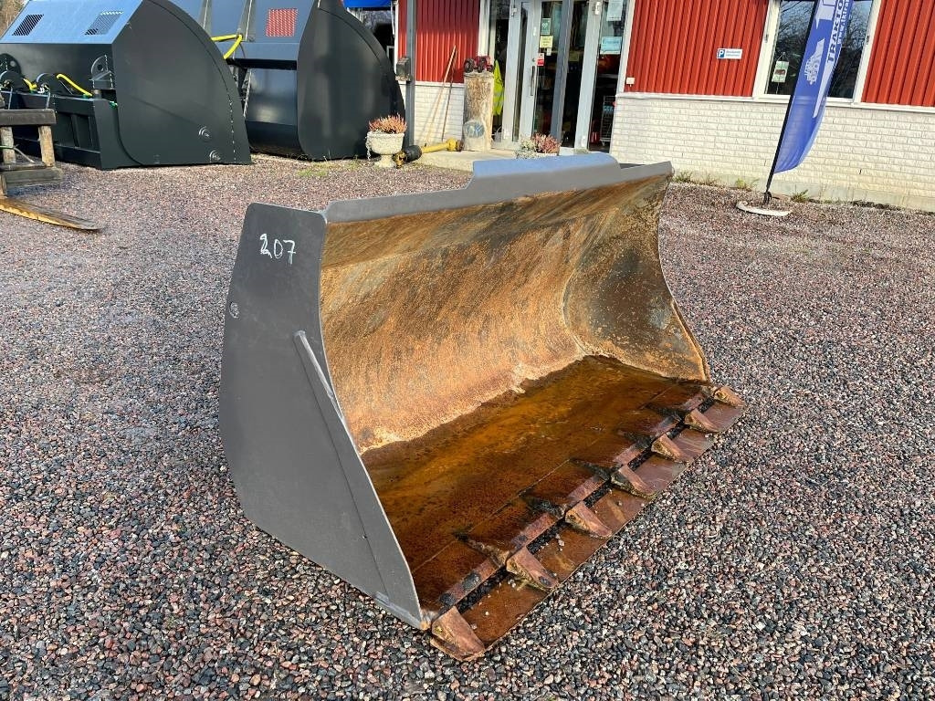 Grusskopa / Jordskopa Bucket Volvo L25 L20  - Godet pour Engins de chantier: photos 3 Grusskopa / Jordskopa Bucket Volvo L25 L20  - Godet pour Engins de chantier: photos 3