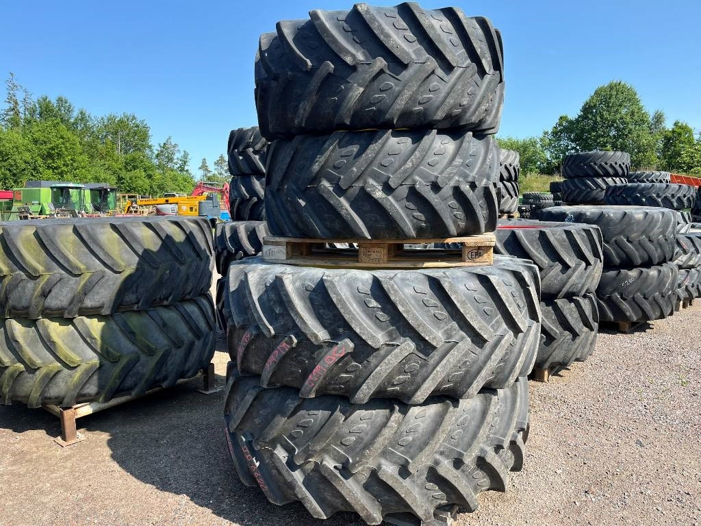 Kleber 520/70R38 480/70R24 till JD 6620 - Pneu pour Machine agricole: photos 1 Kleber 520/70R38 480/70R24 till JD 6620 - Pneu pour Machine agricole: photos 1