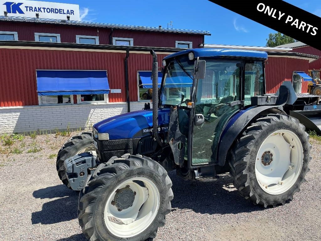New Holland TN 75 S Dismantled: only spare parts - Tracteur agricole: photos 1 New Holland TN 75 S Dismantled: only spare parts - Tracteur agricole: photos 1