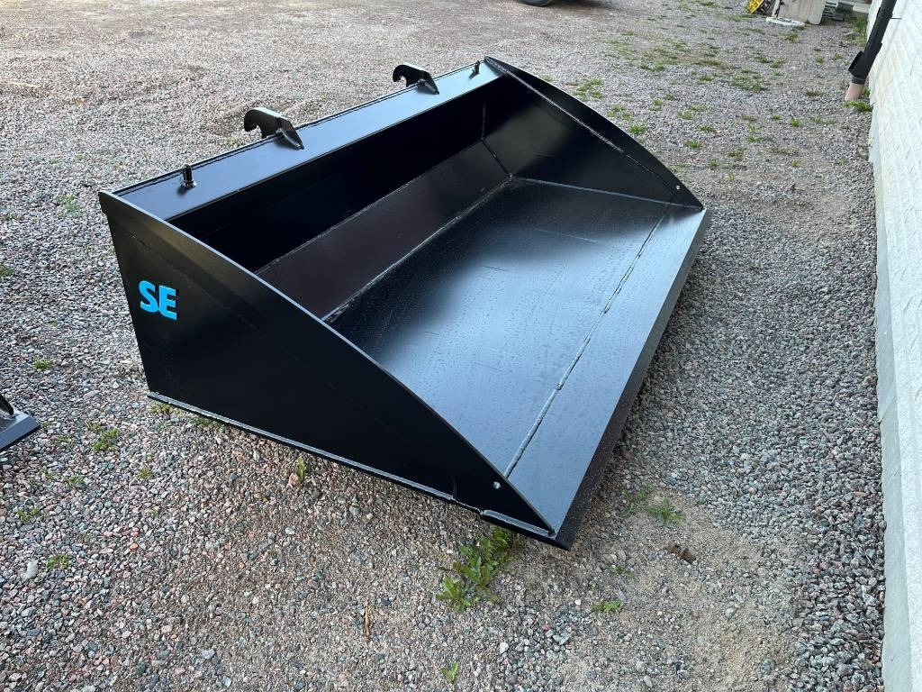 Planeringsskopa SE 2,20 Volvo L30 , L35 - Godet pour Engins de chantier: photos 1 Planeringsskopa SE 2,20 Volvo L30 , L35 - Godet pour Engins de chantier: photos 1