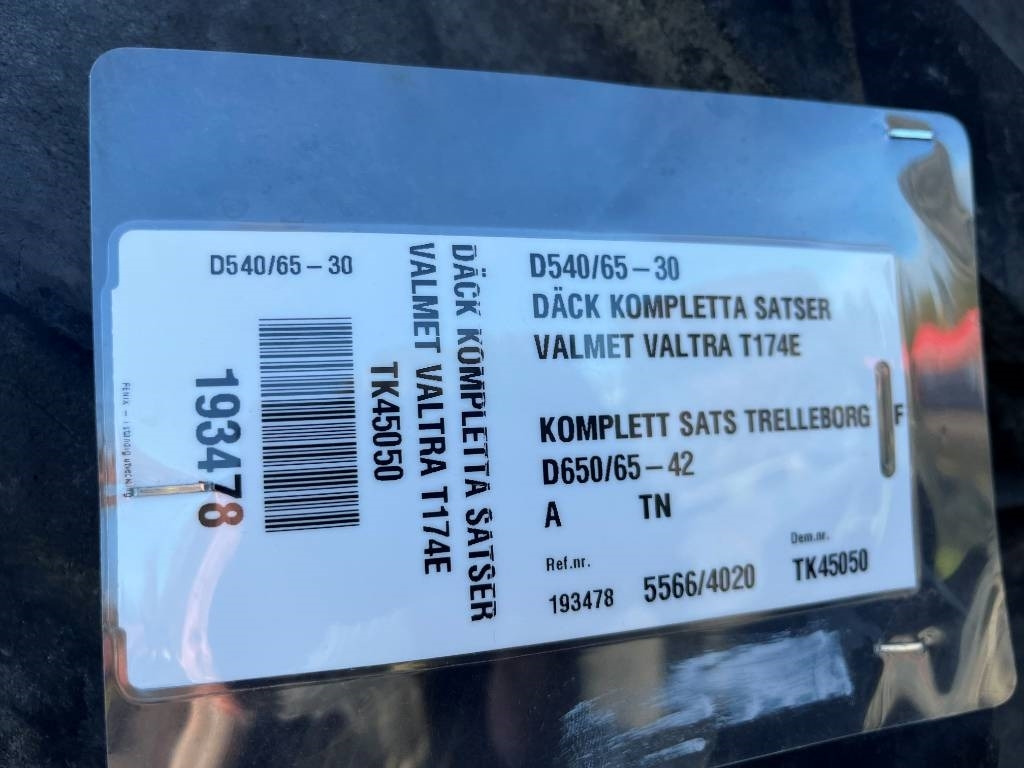 Trelleborg 650/65 42 540/65 30 till Valmet Valtra T174 - Pneu pour Machine agricole: photos 4 Trelleborg 650/65 42 540/65 30 till Valmet Valtra T174 - Pneu pour Machine agricole: photos 4