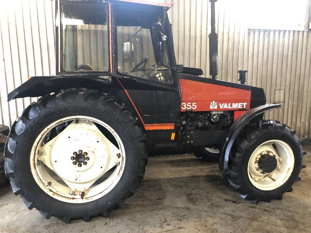Valtra Valmet 355 Dismantled for spare parts - Tracteur agricole: photos 1 Valtra Valmet 355 Dismantled for spare parts - Tracteur agricole: photos 1