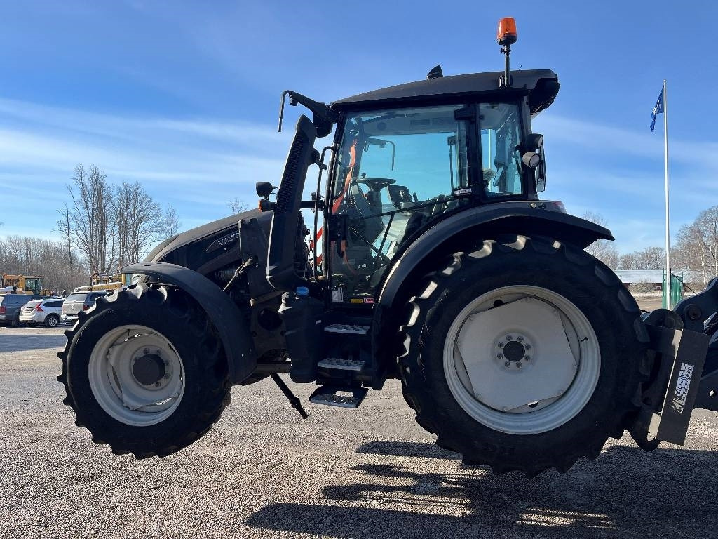 Valtra Valmet G135 Dismantled. Only specific spare parts - Tracteur agricole: photos 2 Valtra Valmet G135 Dismantled. Only specific spare parts - Tracteur agricole: photos 2