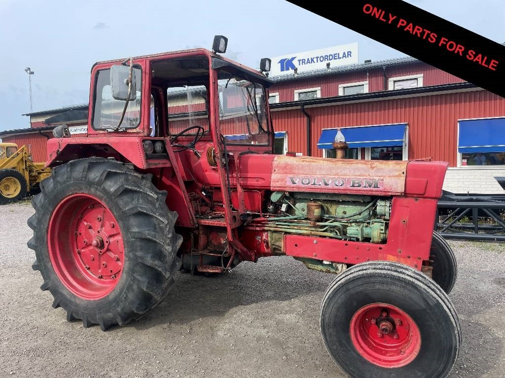 Volvo BM 800 Dismantled. Only specific spare parts - Tracteur agricole: photos 1 Volvo BM 800 Dismantled. Only specific spare parts - Tracteur agricole: photos 1