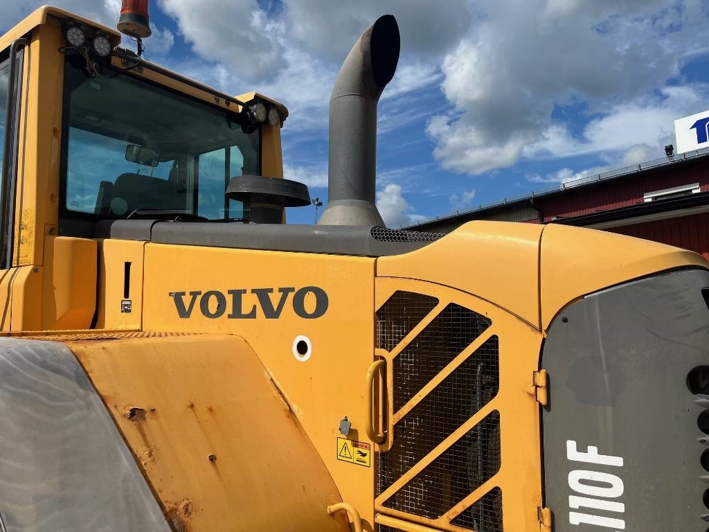 Chargeuse sur pneus Volvo L 110 F: photos 11