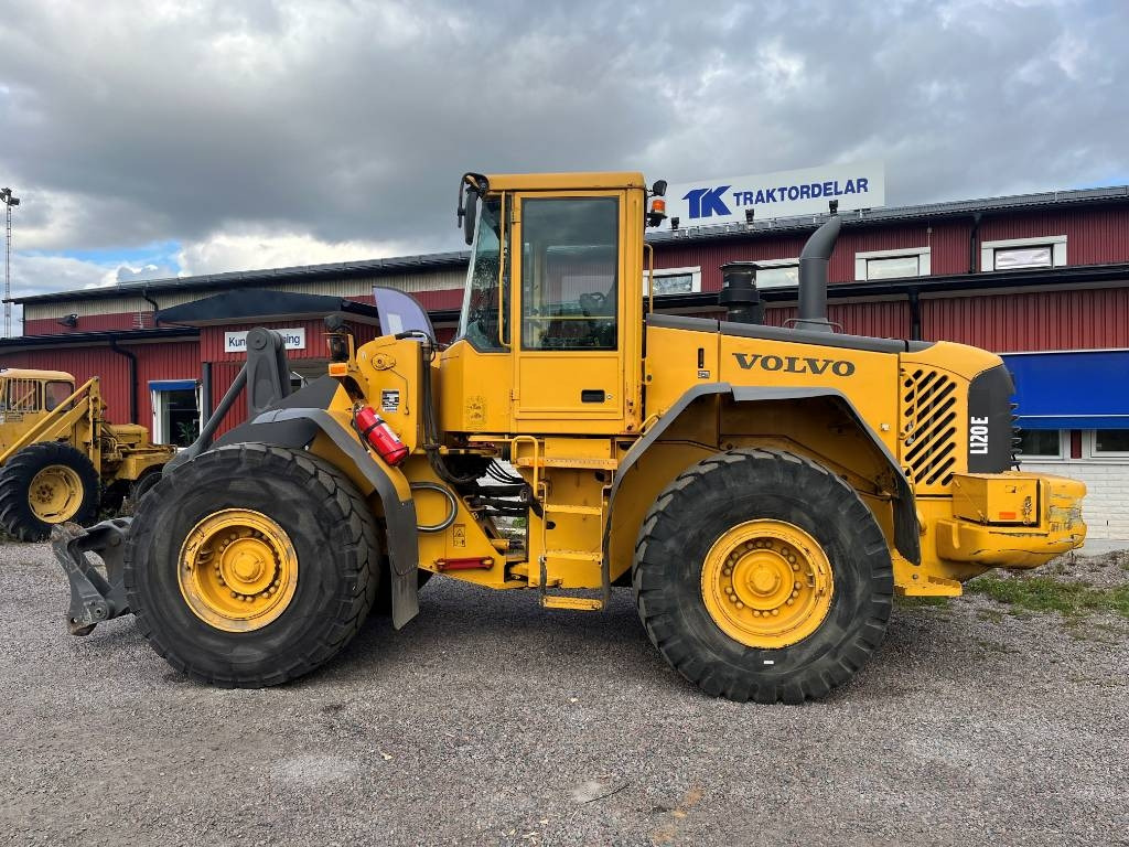 Volvo L 120 E - Chargeuse sur pneus: photos 1 Volvo L 120 E - Chargeuse sur pneus: photos 1