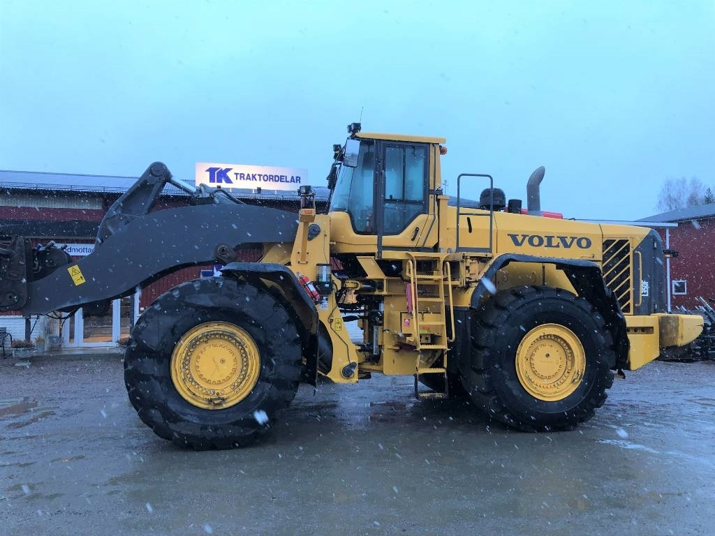 Volvo L 350 F Dismantled for parts - Chargeuse sur pneus: photos 1 Volvo L 350 F Dismantled for parts - Chargeuse sur pneus: photos 1