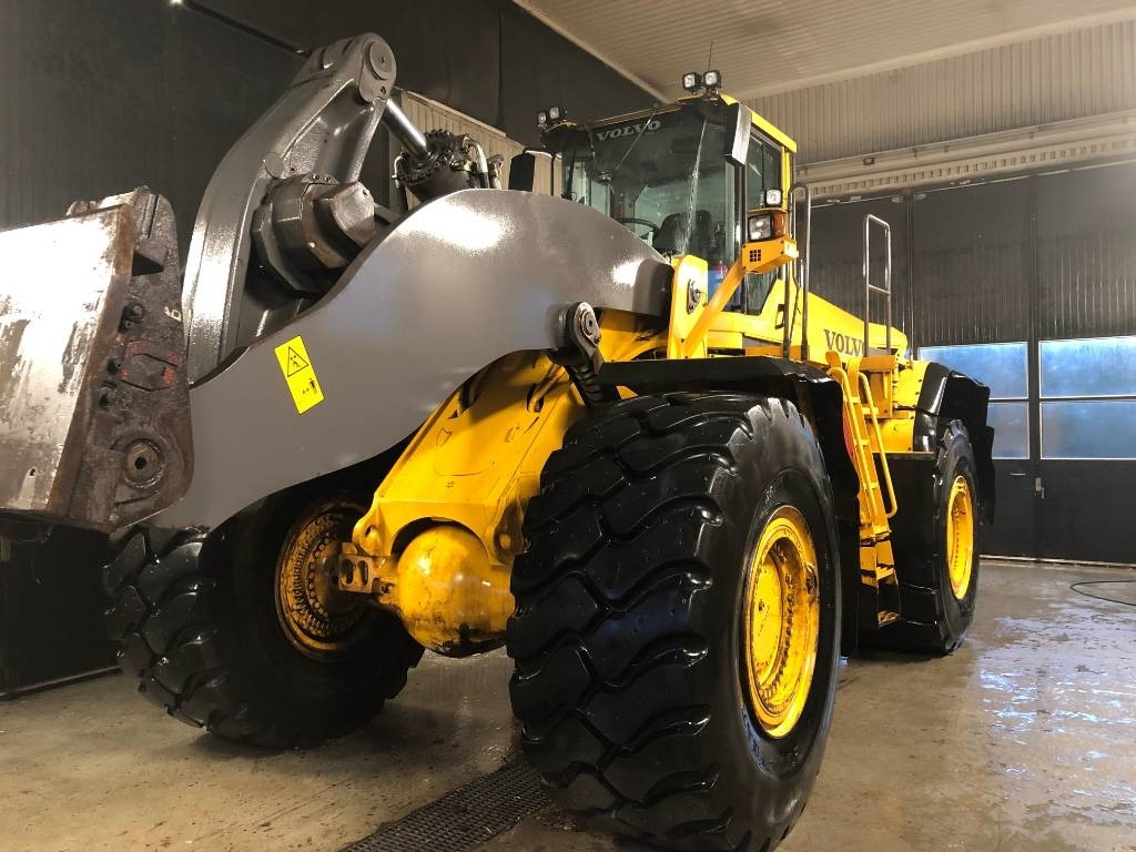 Volvo L 350 F Dismantled for parts - Chargeuse sur pneus: photos 2 Volvo L 350 F Dismantled for parts - Chargeuse sur pneus: photos 2
