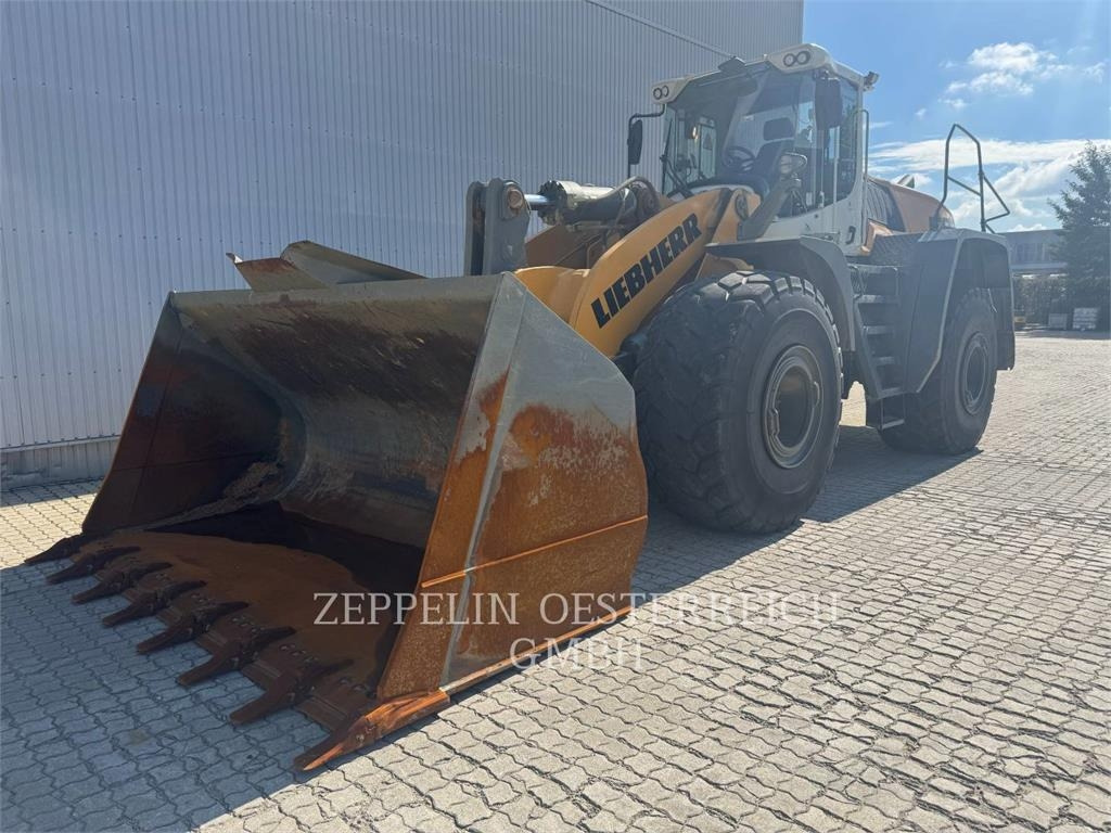 Liebherr L586 - Chargeuse sur pneus: photos 1 Liebherr L586 - Chargeuse sur pneus: photos 1