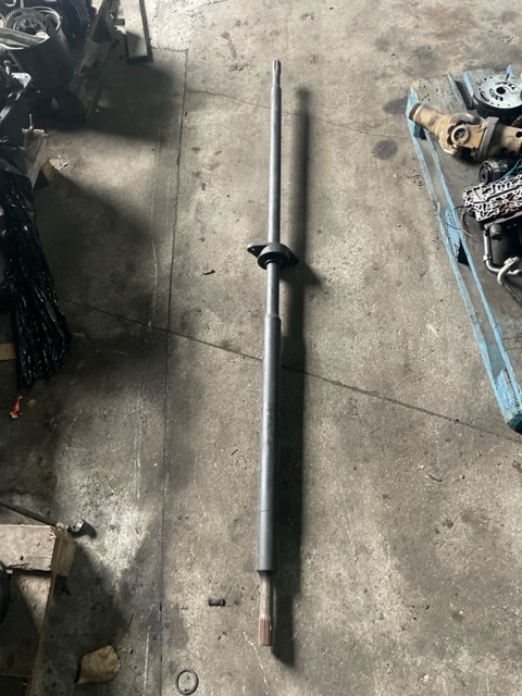 Claas Arion | Claas Ares - Wał Przedniego Napędu - Transmission pour Machine agricole: photos 1 Claas Arion | Claas Ares - Wał Przedniego Napędu - Transmission pour Machine agricole: photos 1