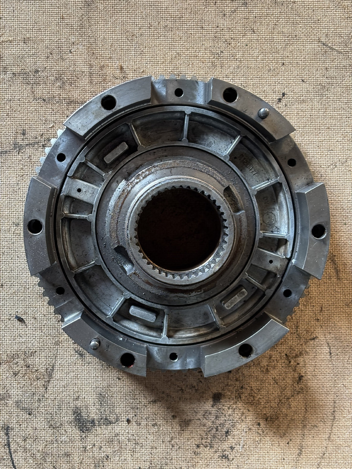 John Deere 6020, 6120, 6220 Tłoczek Tłok R120477 - Pistons/ Anneaux/ Manchons pour Machine agricole: photos 1 John Deere 6020, 6120, 6220 Tłoczek Tłok R120477 - Pistons/ Anneaux/ Manchons pour Machine agricole: photos 1