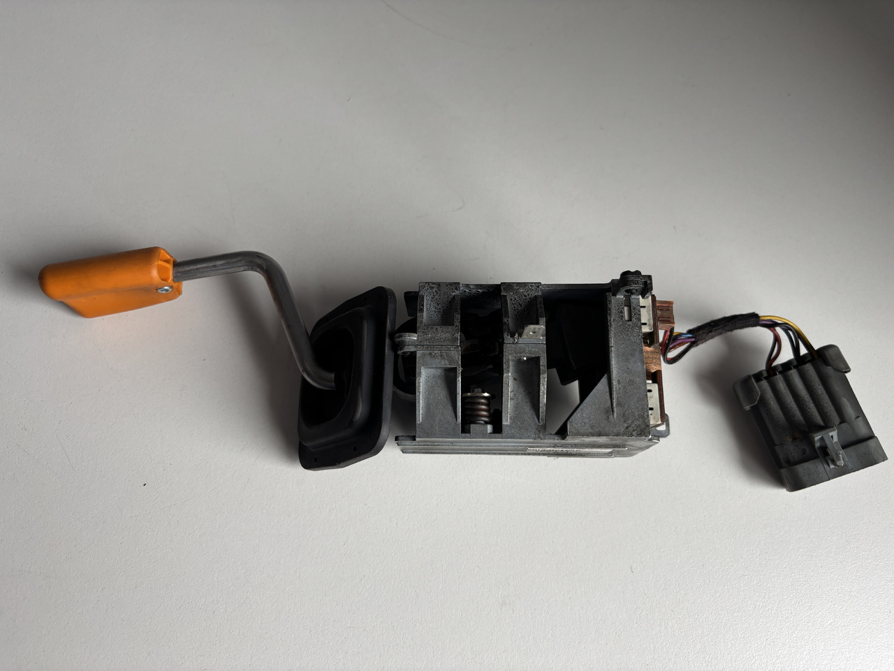 John Deere 6330 6430 7330 7430 - rewers przełącznik AL166431 - Système électrique pour Machine agricole: photos 1 John Deere 6330 6430 7330 7430 - rewers przełącznik AL166431 - Système électrique pour Machine agricole: photos 1