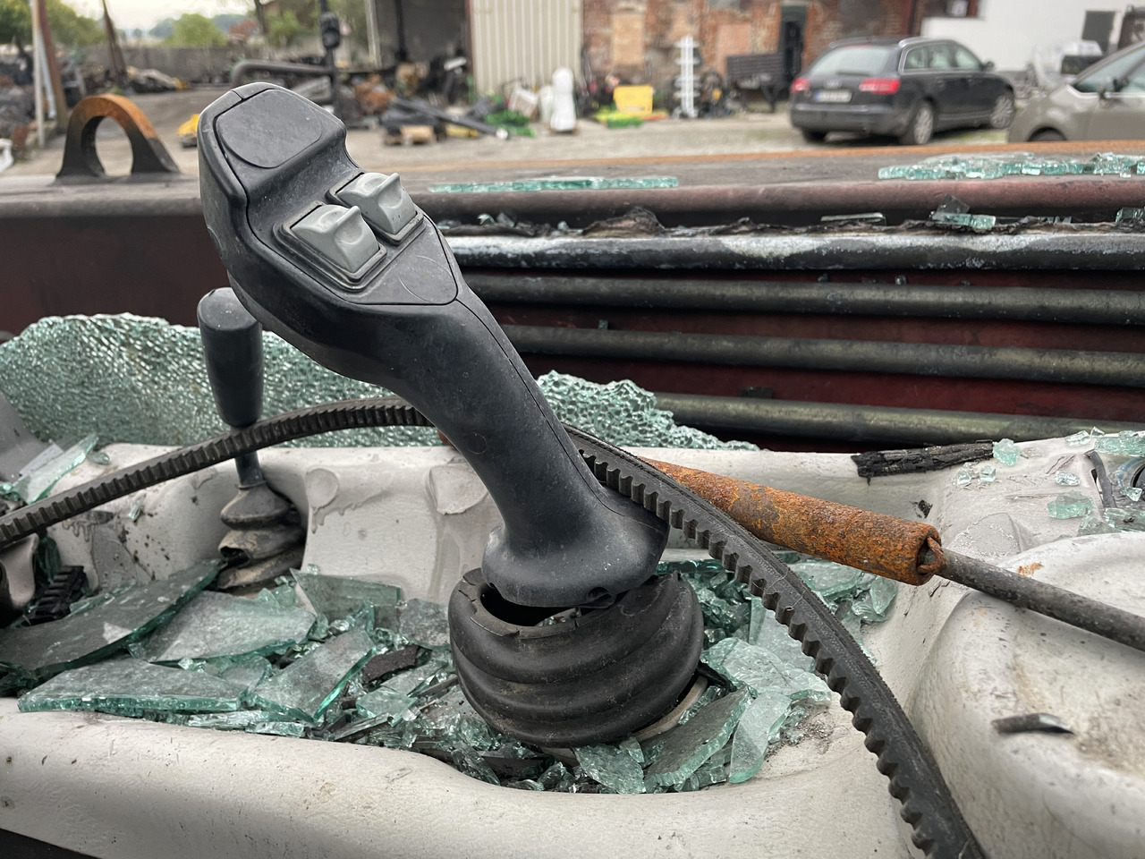 Manitou MLT 634 - joystick - Cabine et intérieur pour Matériel de manutention: photos 1 Manitou MLT 634 - joystick - Cabine et intérieur pour Matériel de manutention: photos 1