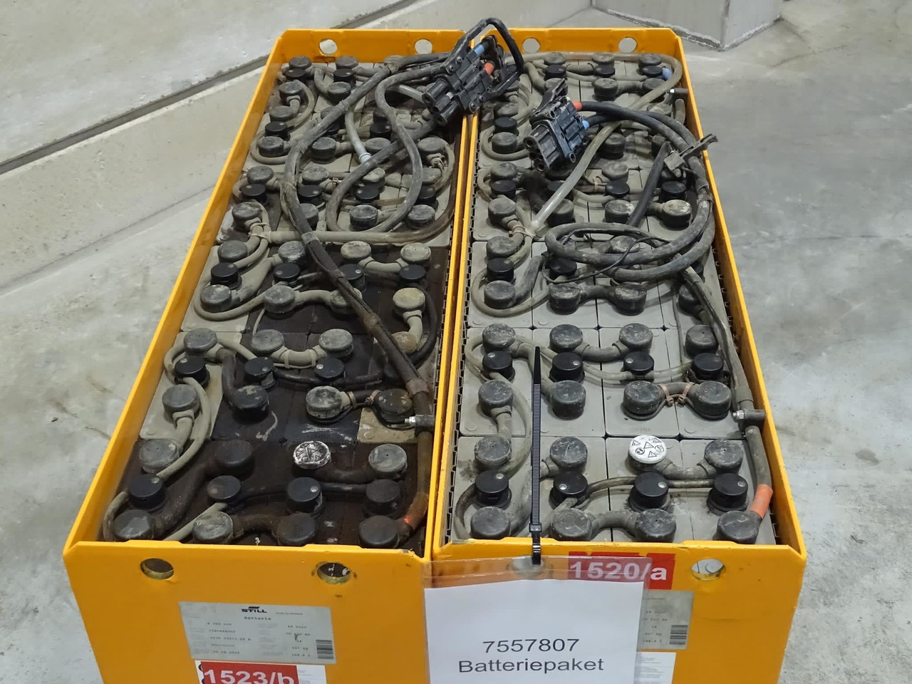 Battery Package 2 pieces - Accumulateur pour Matériel de manutention: photos 4 Battery Package 2 pieces - Accumulateur pour Matériel de manutention: photos 4