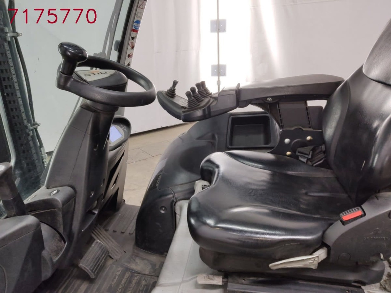 STILL RX60-25 - Chariot élévateur électrique: photos 3 STILL RX60-25 - Chariot élévateur électrique: photos 3