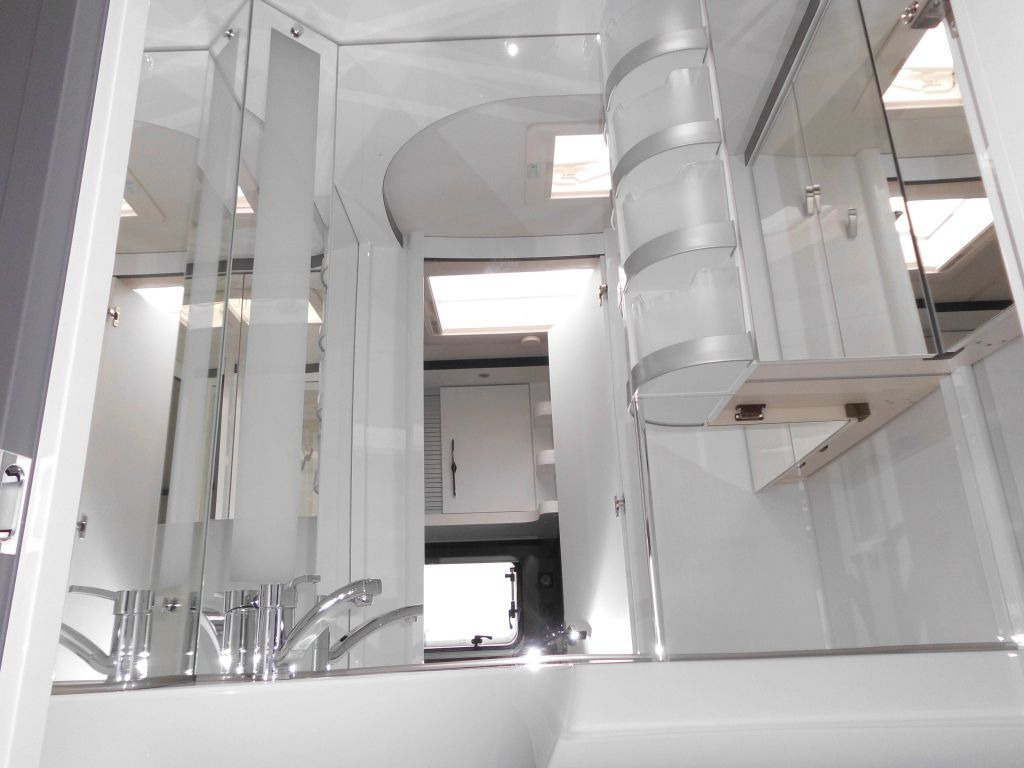 Caravane Hobby Excellent Edition 495 UL 2026 AUTARK 1800kg. ROL: photos 14