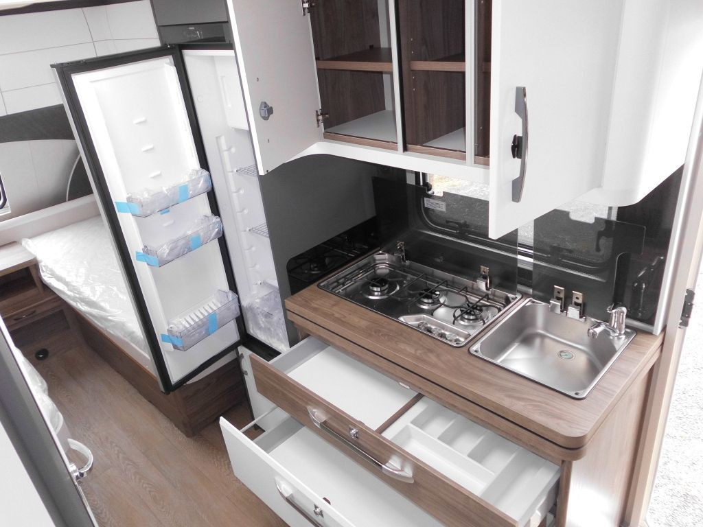 Caravane Hobby Excellent Edition 495 UL 2026 AUTARK 1800kg. ROL: photos 7