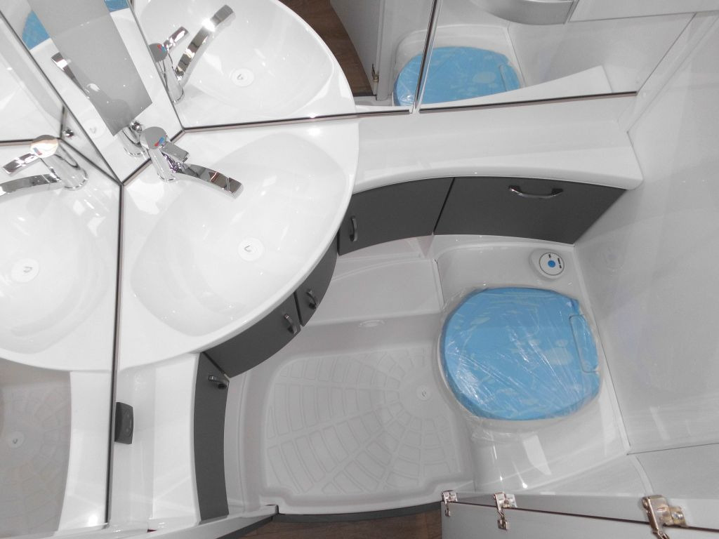 Caravane Hobby Excellent Edition 495 UL 2026 AUTARK 1800kg. ROL: photos 15