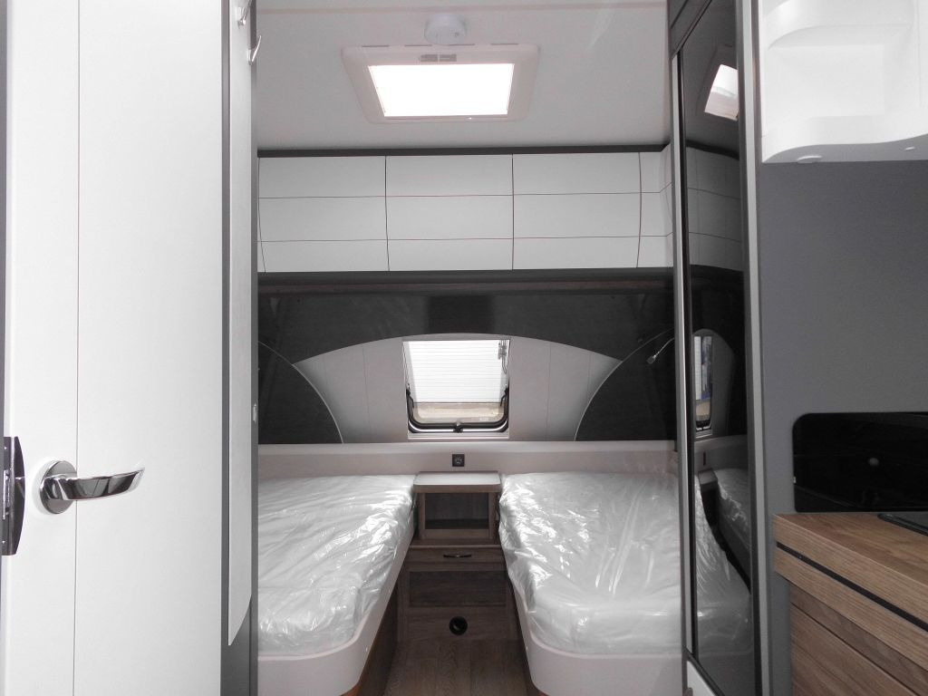 Caravane Hobby Excellent Edition 495 UL 2026 AUTARK 1800kg. ROL: photos 9