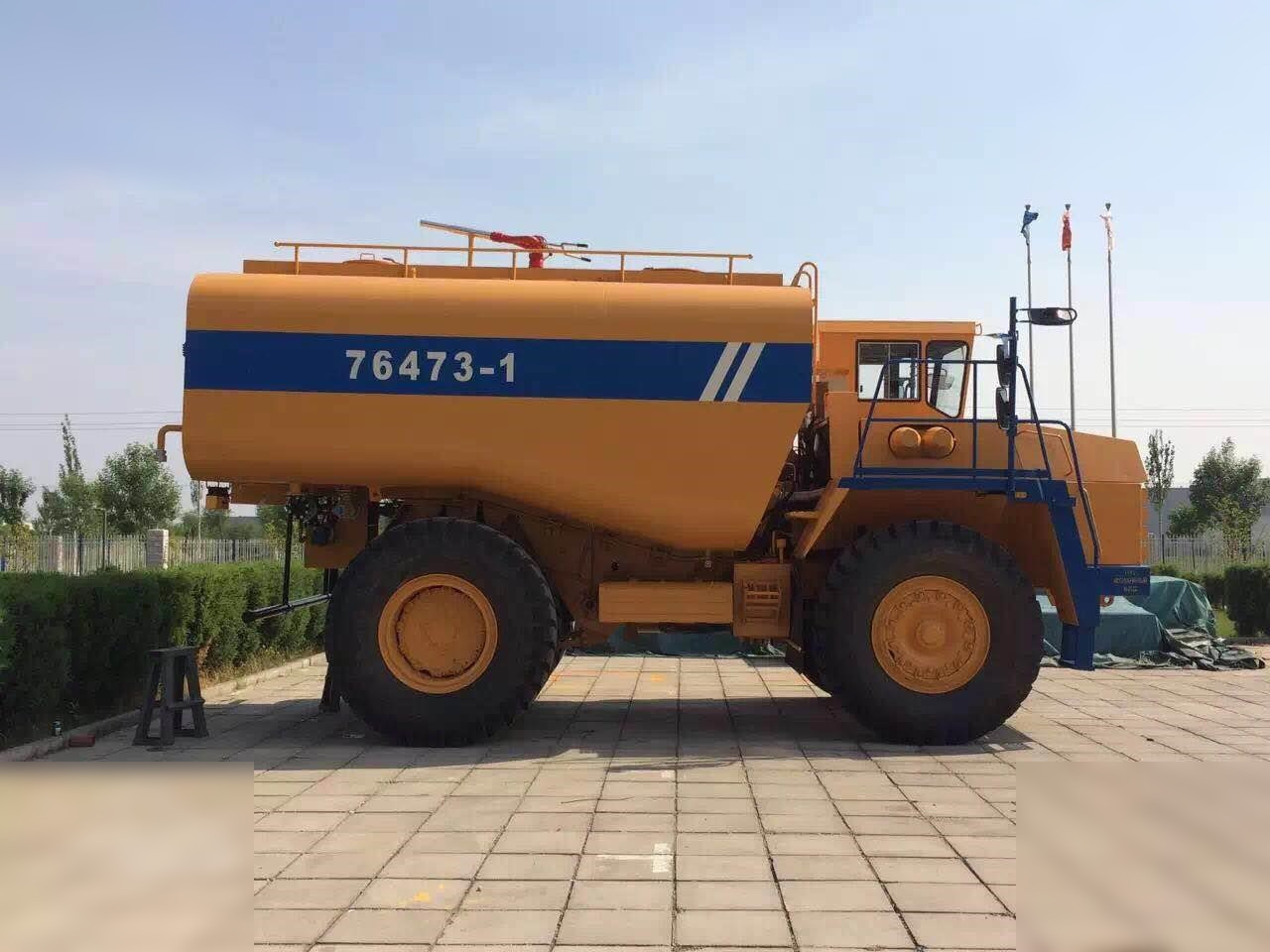 2000 BELAZ 75473 - Tombereau rigide: photos 3 2000 BELAZ 75473 - Tombereau rigide: photos 3
