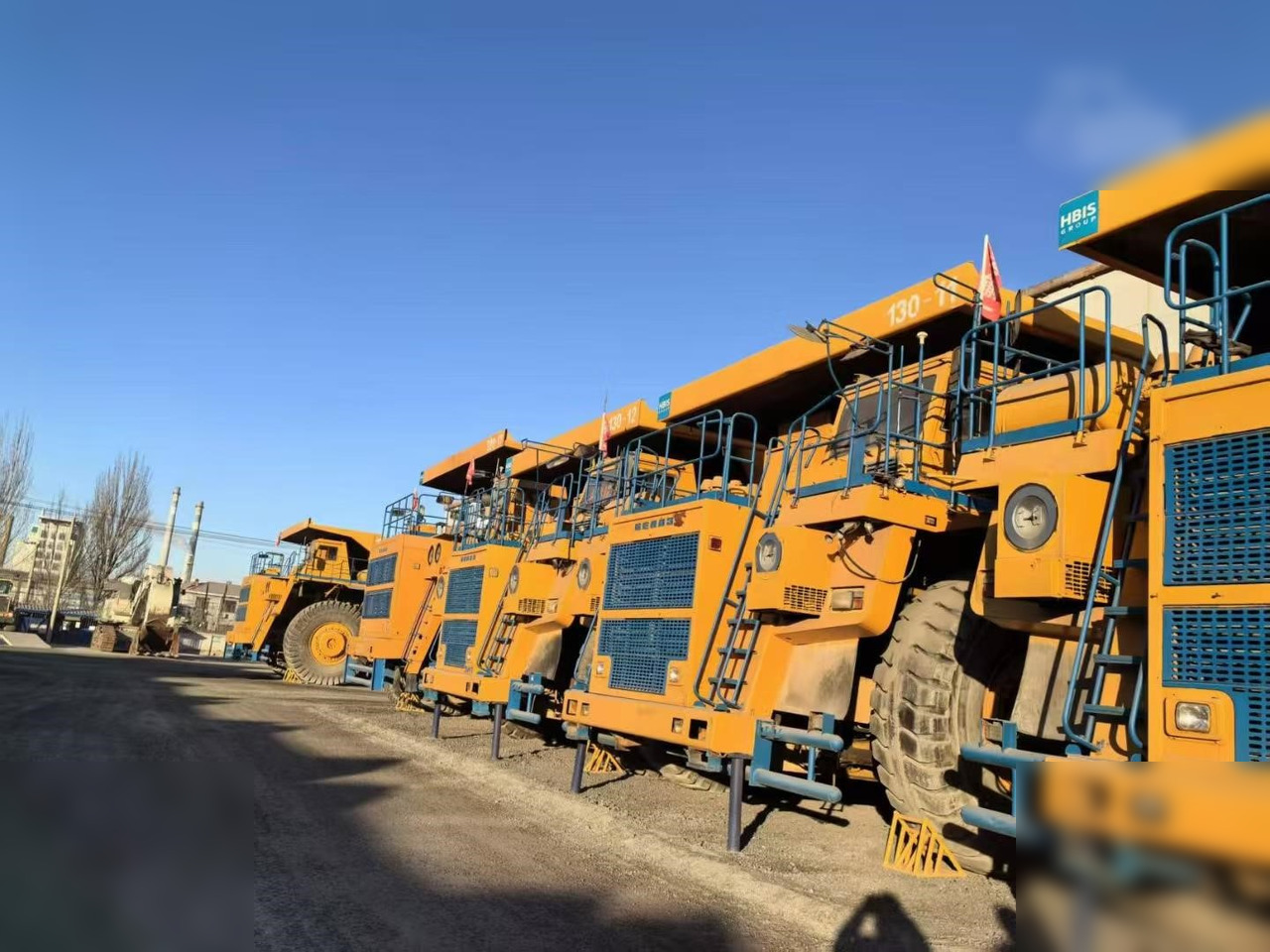 2009 BELAZ 75302 - Tombereau rigide: photos 2 2009 BELAZ 75302 - Tombereau rigide: photos 2