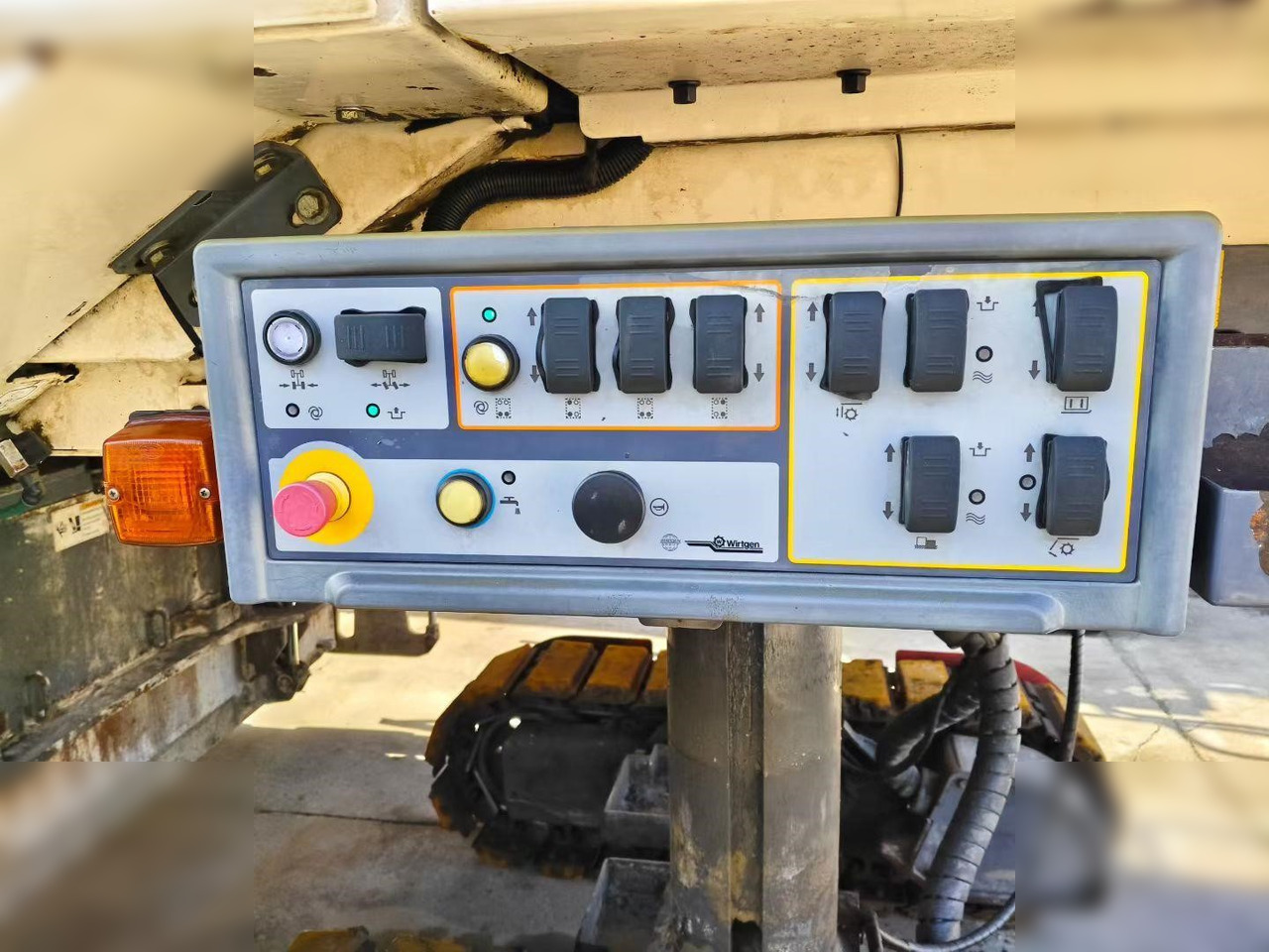 2012 WIRTGEN W210 - Fraiseuse à froid: photos 3 2012 WIRTGEN W210 - Fraiseuse à froid: photos 3