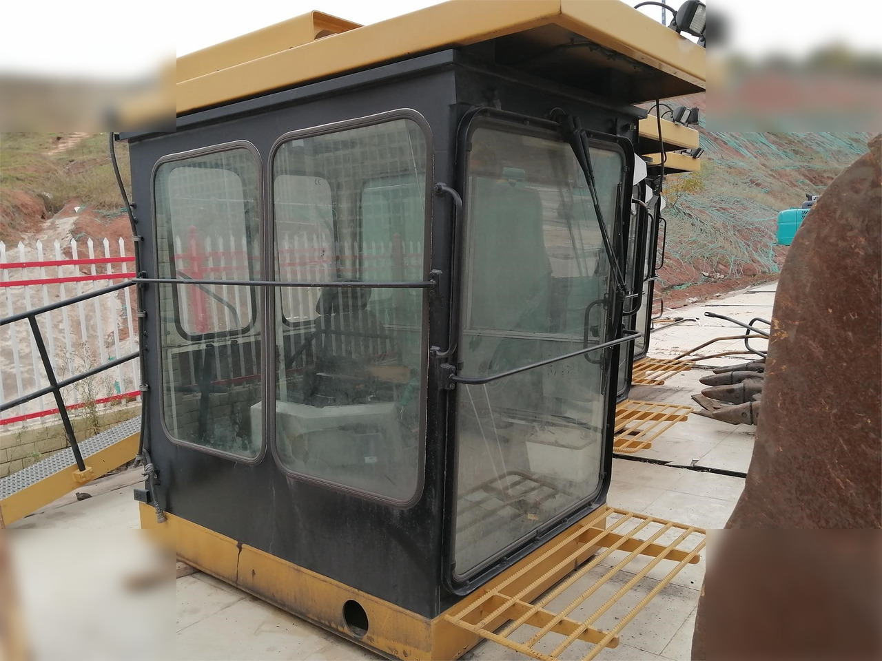 Pelle sur chenille 2013 CATERPILLAR 6015: photos 7 Pelle sur chenille 2013 CATERPILLAR 6015: photos 7