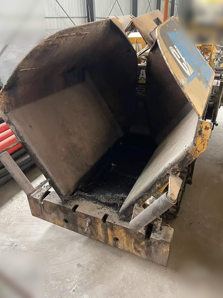 2013 CATERPILLAR AP-255E - Finisseur: photos 3 2013 CATERPILLAR AP-255E - Finisseur: photos 3