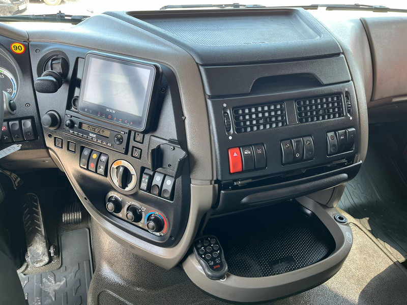 DAF XF 105.510 6x2 FOR SALE AS CHASSIS / CHASSIS L=7400 mm — crédit-bail DAF XF 105.510 6x2 FOR SALE AS CHASSIS / CHASSIS L=7400 mm: photos 18 DAF XF 105.510 6x2 FOR SALE AS CHASSIS / CHASSIS L=7400 mm — crédit-bail DAF XF 105.510 6x2 FOR SALE AS CHASSIS / CHASSIS L=7400 mm: photos 18