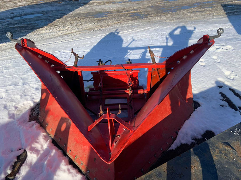 Hydraulic ARROW SNOW PLOW / LUMESAHK - Engin de déneigement: photos 3 Hydraulic ARROW SNOW PLOW / LUMESAHK - Engin de déneigement: photos 3