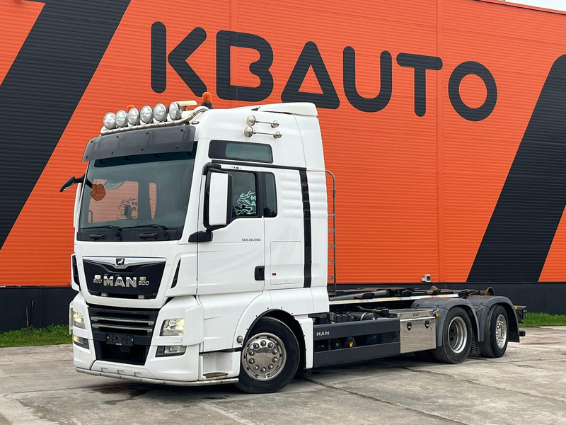 MAN TGX 26.500 6x2*4 HIAB XR 21 ton / CHASSIS L=5300 mm - Camion ampliroll: photos 1 MAN TGX 26.500 6x2*4 HIAB XR 21 ton / CHASSIS L=5300 mm - Camion ampliroll: photos 1