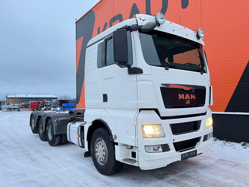 MAN TGX 35.540 8x4*4 9 TON FRONT AXLE / HYDRAULICS / PTO / INTARDER / CHASSIS L=6850 mm - Châssis cabine: photos 4 MAN TGX 35.540 8x4*4 9 TON FRONT AXLE / HYDRAULICS / PTO / INTARDER / CHASSIS L=6850 mm - Châssis cabine: photos 4