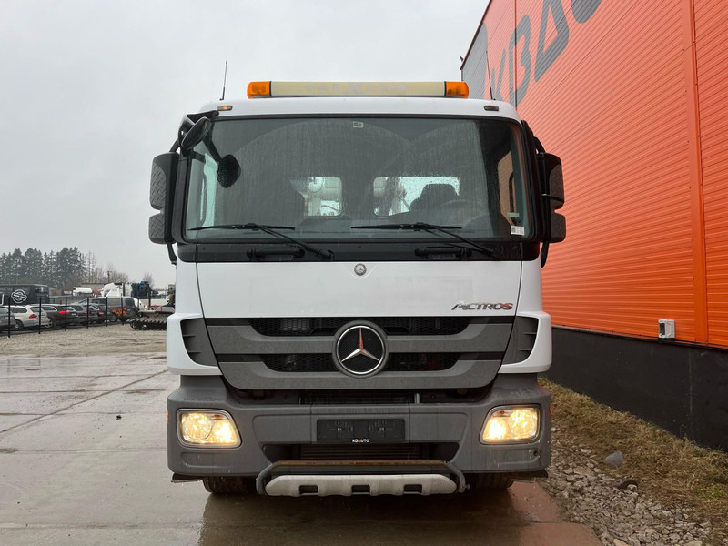 Mercedes-Benz Actros 2636 6x4 FOR SALE AS CHASSIS / ONLY 28159 km / V6 ENGINE / FULL STEEL - Châssis cabine: photos 2 Mercedes-Benz Actros 2636 6x4 FOR SALE AS CHASSIS / ONLY 28159 km / V6 ENGINE / FULL STEEL - Châssis cabine: photos 2